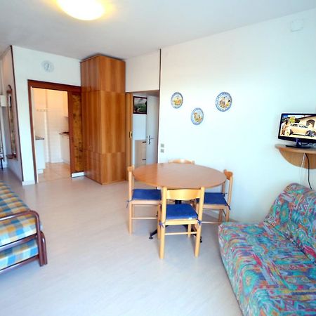 Lignano Sabbiadoro Sea Front Apartment Bagian luar foto