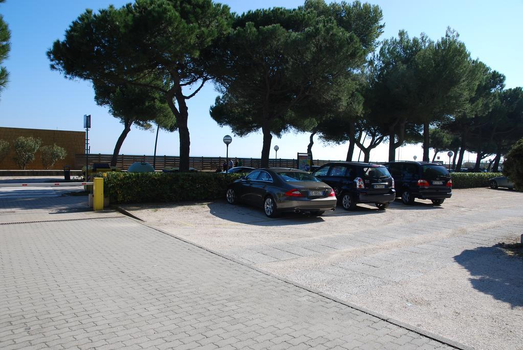 Lignano Sabbiadoro Sea Front Apartment Bagian luar foto
